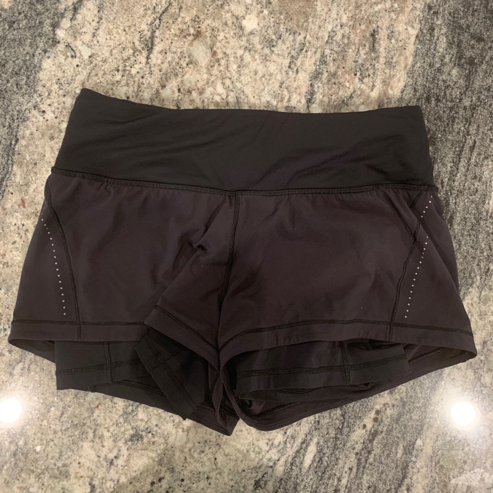 LuLulemon Break Free Shorts 2.5” inseam w/liner